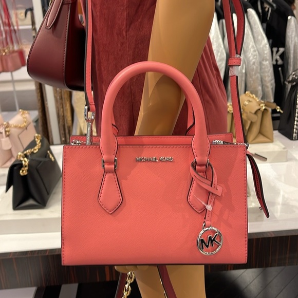MICHAEL KORS
Sheila Small Faux Saffiano Leather Satchel
Tea Rose 
NWT - Picture 15 of 16